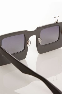 Jeremy Scott for Linda Farrow JSTV Specs 5 200x300 Jeremy Scott for Linda Farrow JSTV Specs 5