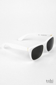 SUPER Basic Wayfarer Sunglasses 3 199x300 SUPER Basic Wayfarer Sunglasses