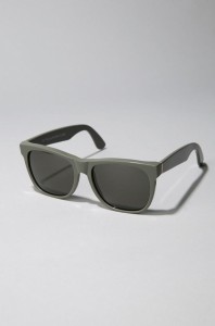 Super Grey Wayfarer Sunglasses 2 198x300 Super Grey Wayfarer Sunglasses 2