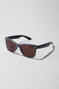 Hey Ya Wayfarer Sunglasses 2 200x300 Hey Ya Wayfarer Sunglasses 2
