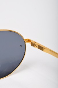 Linda Farrow Luxe Gold Aviator Sunglasses 04 200x300 Linda Farrow Luxe Gold Aviator Sunglasses 04