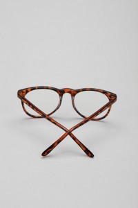 Polo Tort Readers 03 200x300 Polo Tort Readers 03