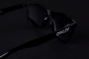 vanness wu oakley frogskins 2 620x413 300x199 vanness wu oakley frogskins 2 620x413