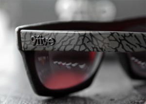 9Five 2Three Black Leather/Elephant/Fire Red